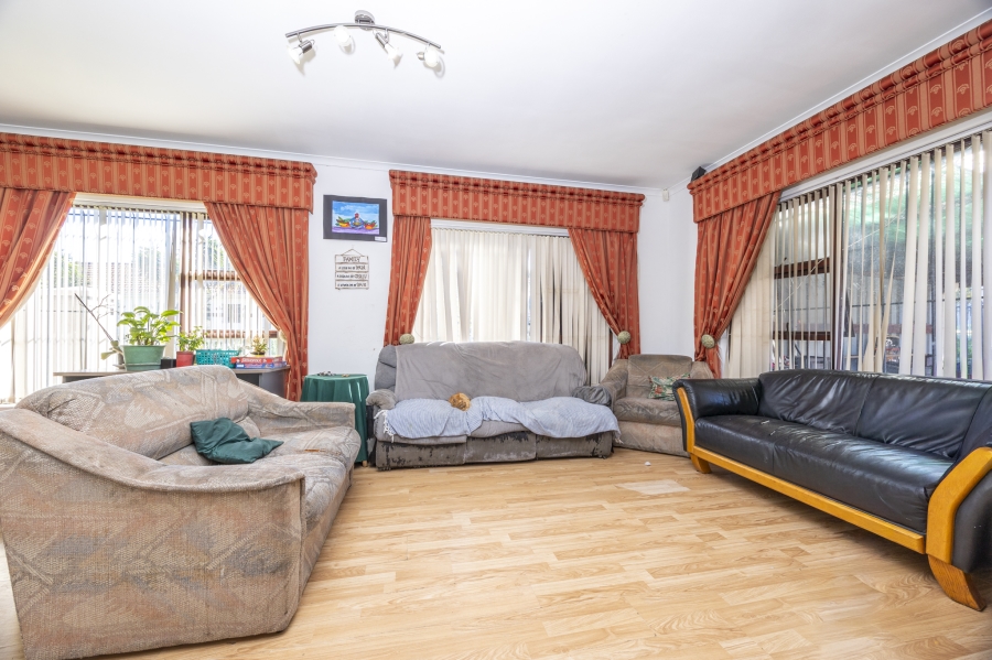 6 Bedroom Property for Sale in Plattekloof 1 Western Cape